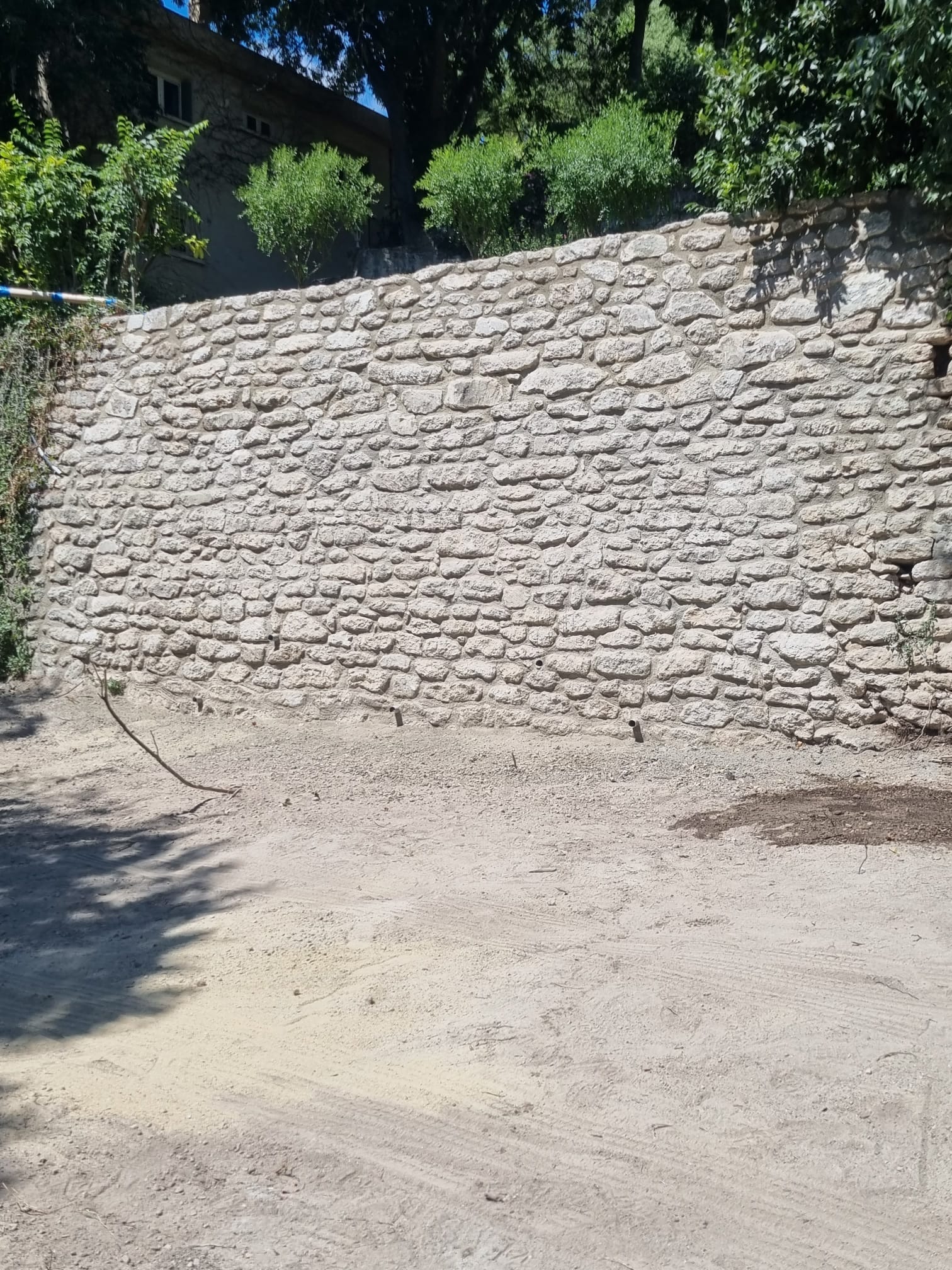 Terrasse pierre – extérieur Nyons